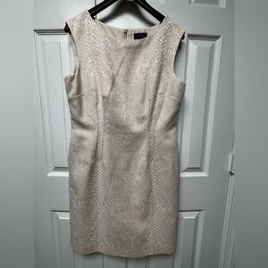 Tahari Cocktail Dress Ivory Gold Sleeveless size 12 - Mint condition.